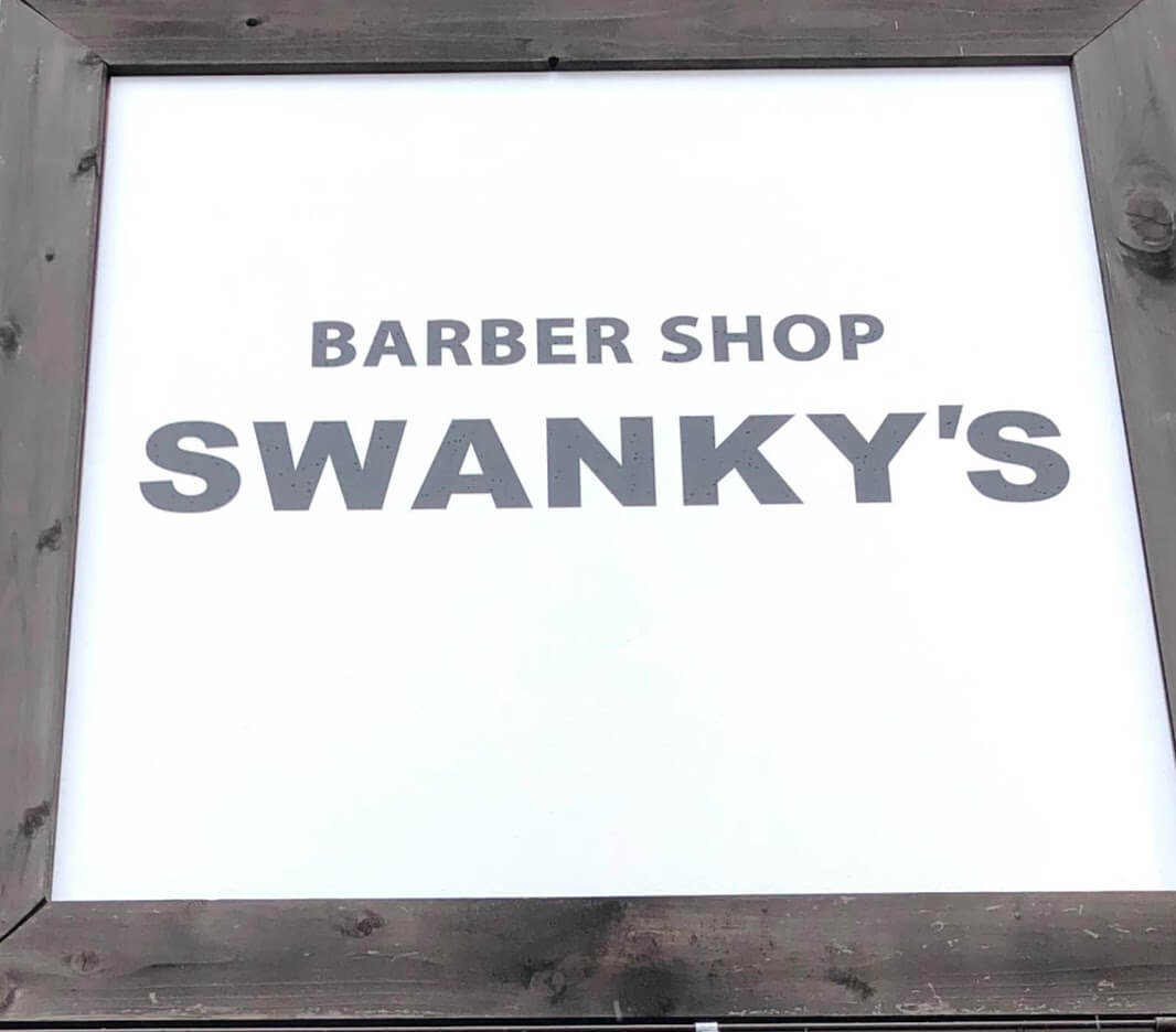 BARBER SHOP SWANKY'Sの看板