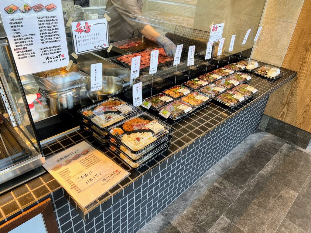 肉のしみず加古川店のお弁当陳列
