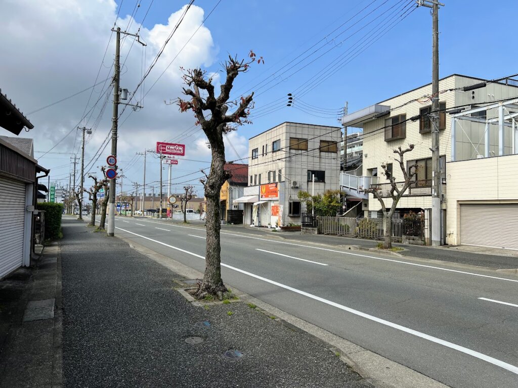 ダイワサイクル東加古川店の向かいあたりから南を見たところ。2022年4月22日撮影