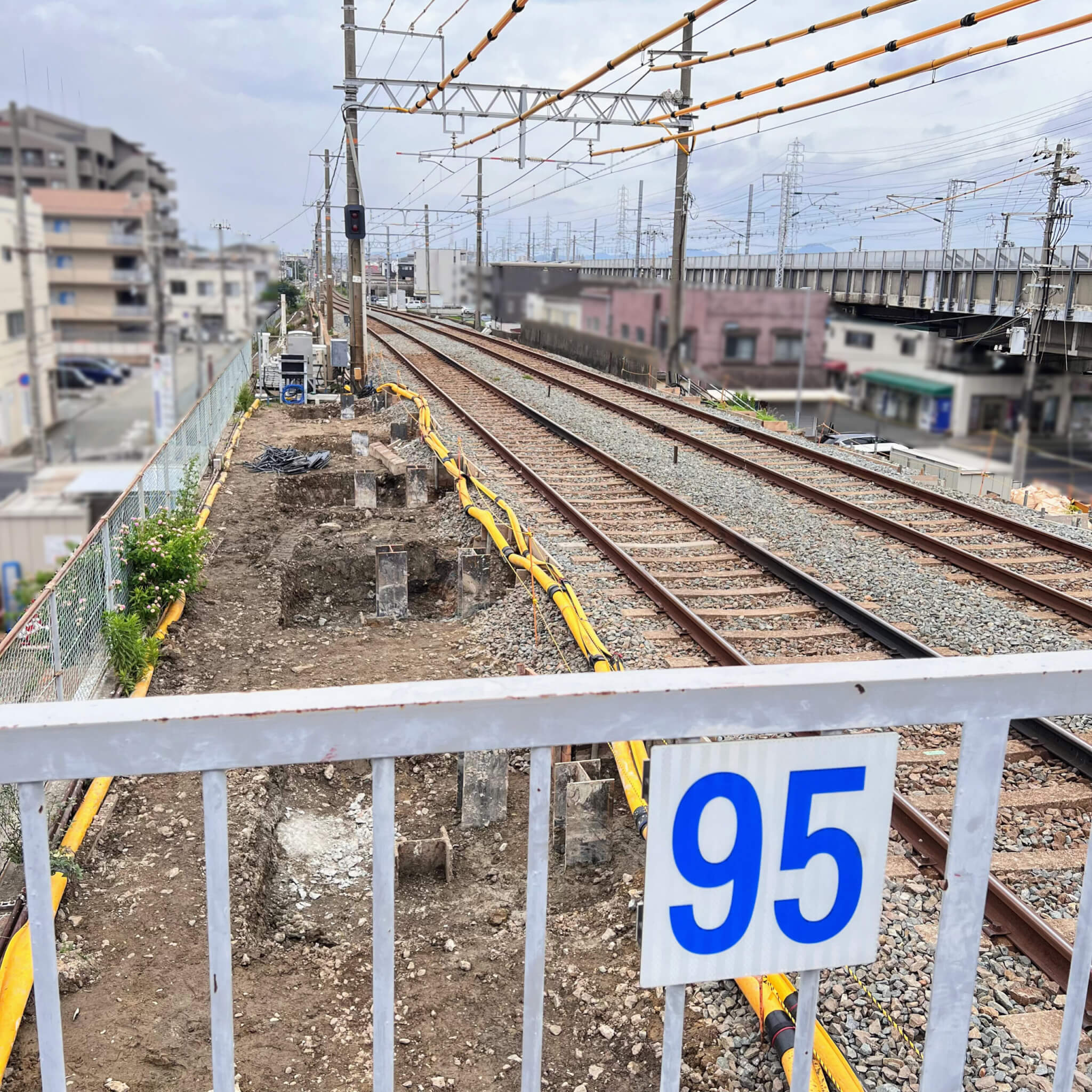 別府駅ホームの改良工事の様子