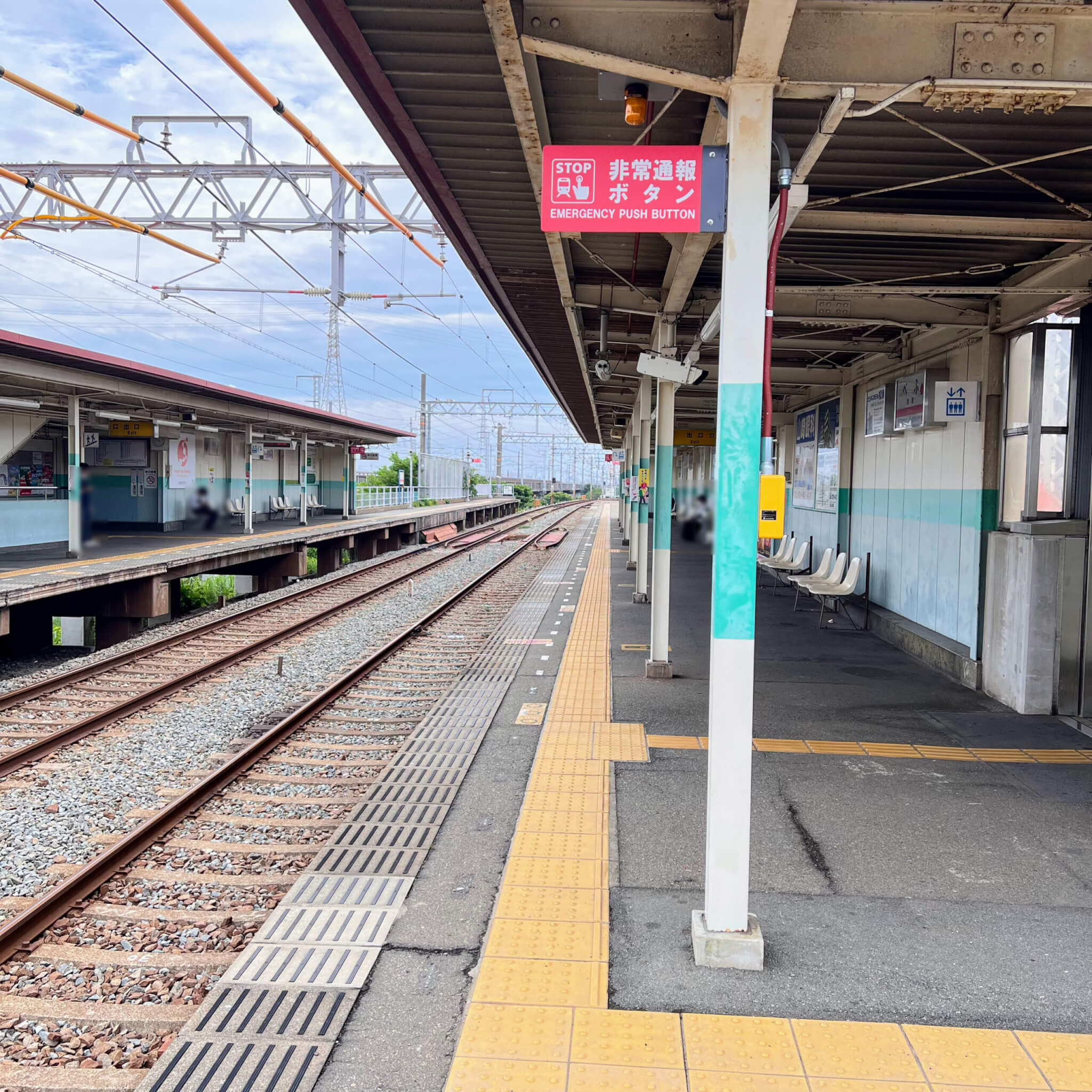 山陽電車別府駅ホーム