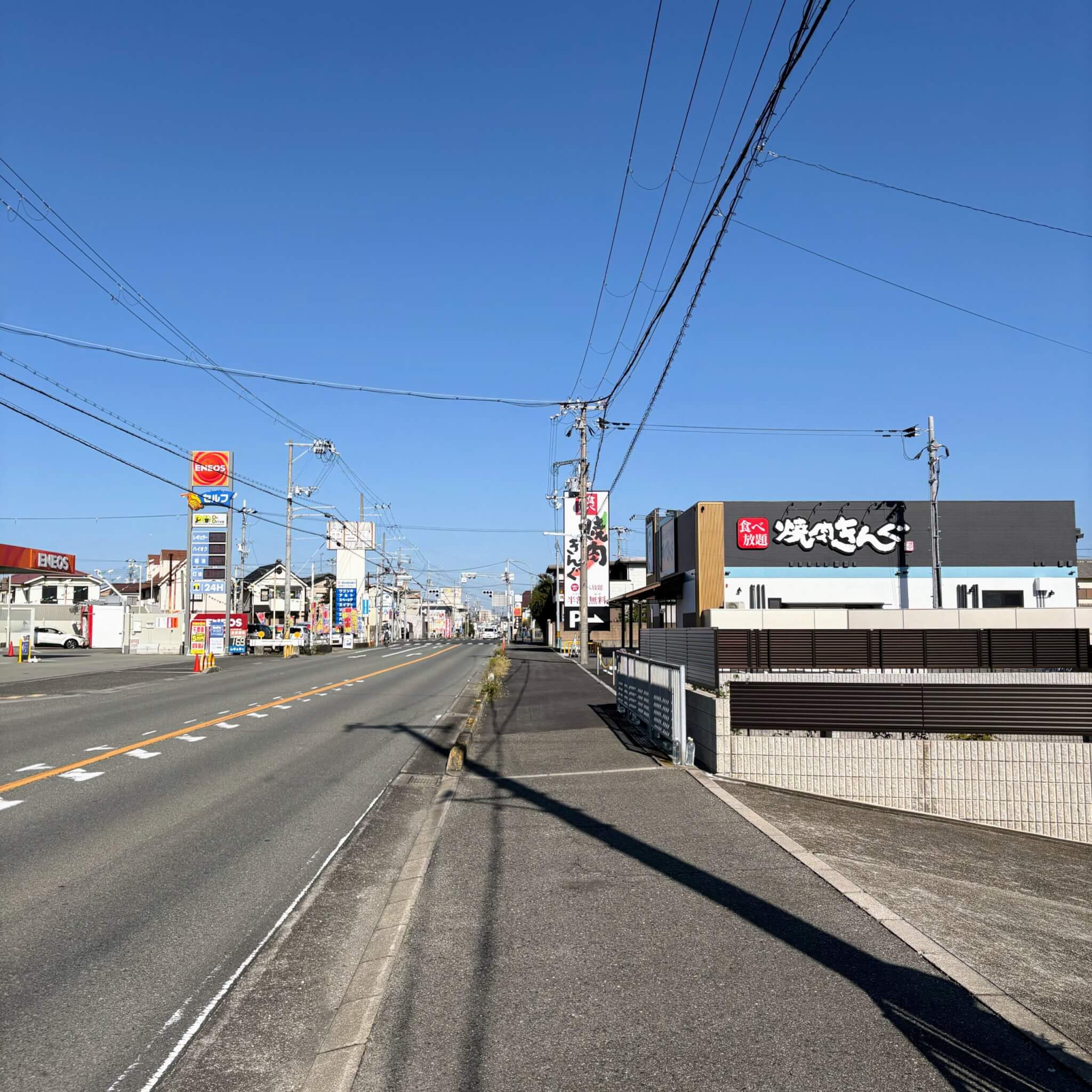 焼肉きんぐ加古川店の周辺を東側から見たところ